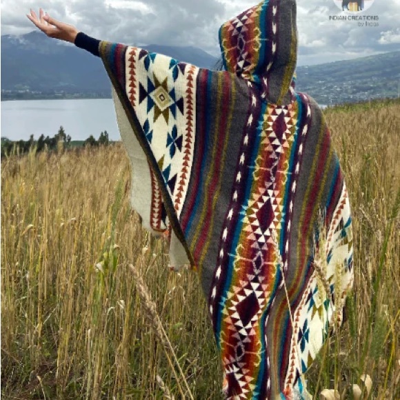 Handmade Alpaca Poncho - Picture 5 of 5